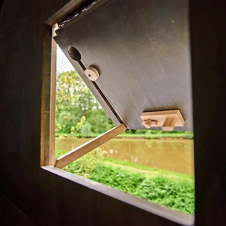 Posed Vazka By Twofingers Glamping 营地